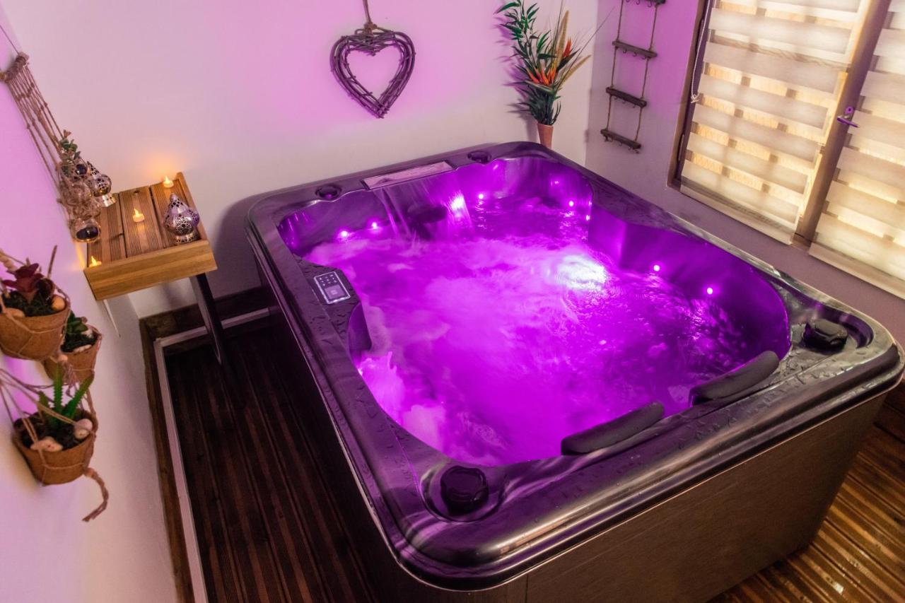 Aux 3 Nuances Suites Privatives & Spa Calais Exteriér fotografie